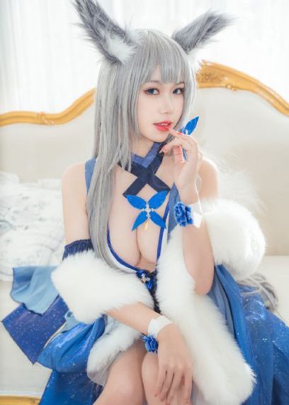伸进她的内裤疯狂揉摸_1080P完整在线观看